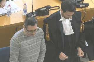 Fano - Omicidio coniugi, il poliziotto che arrivò in casa: "Ricci disse di aver trovato i genitori morti"